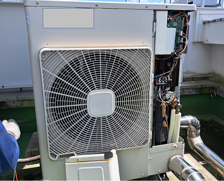 点検作業中 保守 空調保守